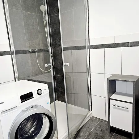 아파트 Adam House *