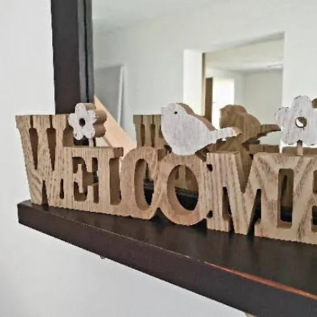 Adam House 아파트